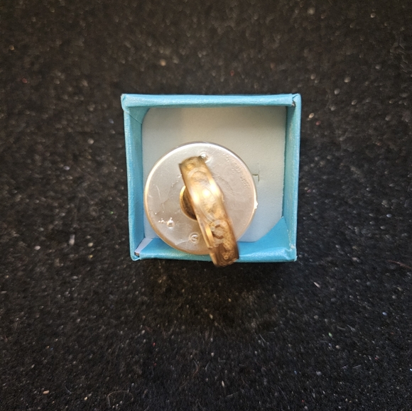 Ring - Picture 2 of 2